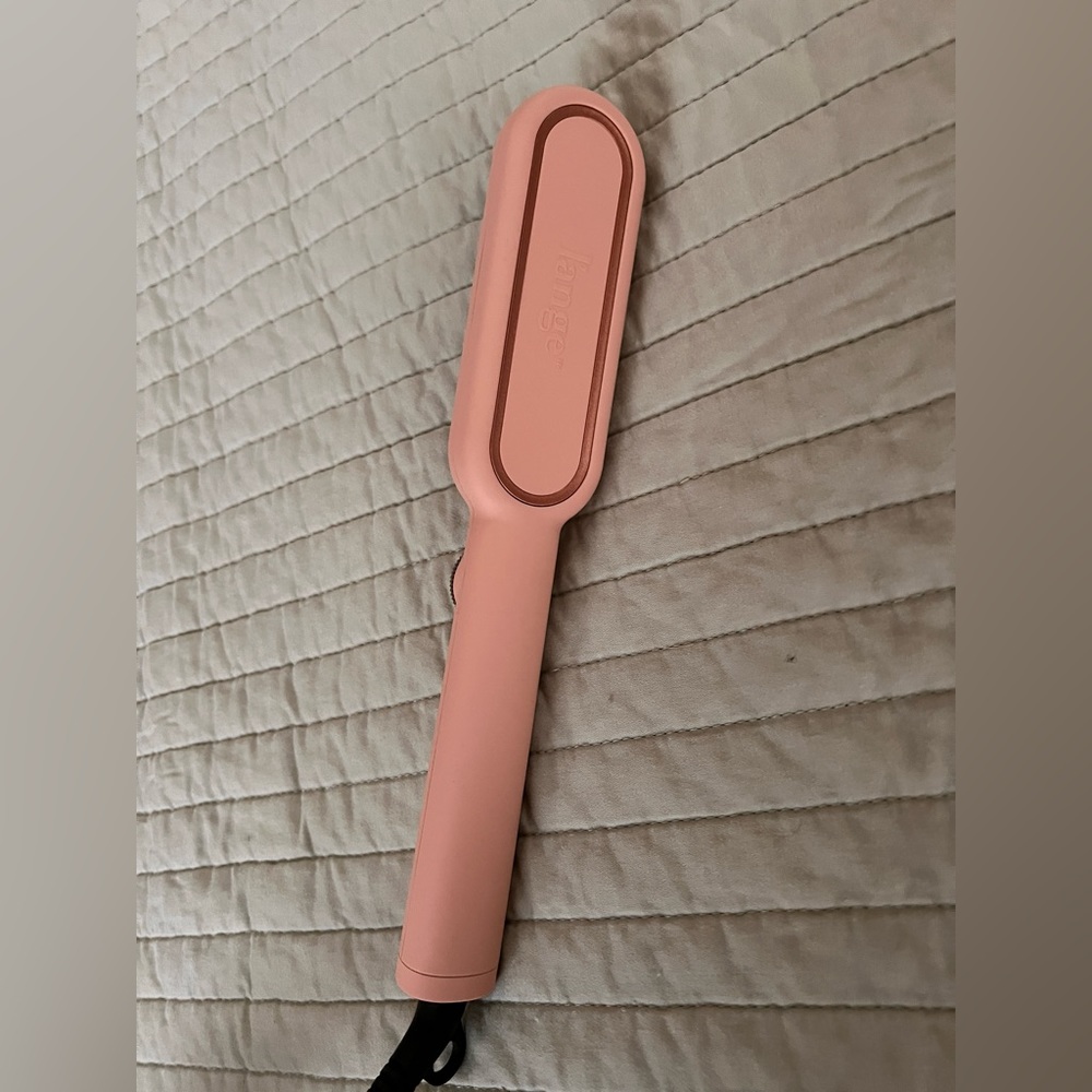 L’ange Smooth-It
2-in-1 Digital Straightening Comb never used